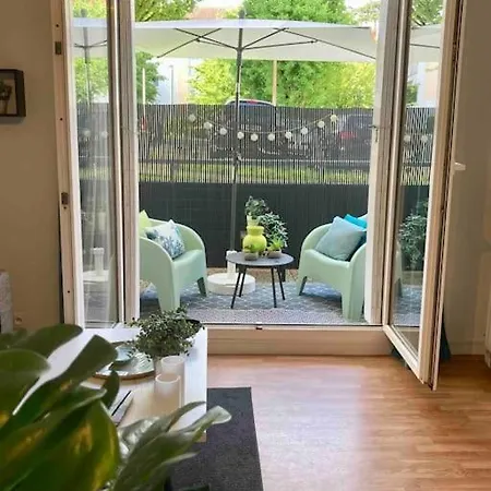 Apartment Jungle Chic *